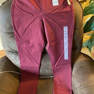 2 pairs Old Navy Pixie High-Rise Pixie Pants